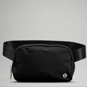 Lululemon Everywhere Bag Black